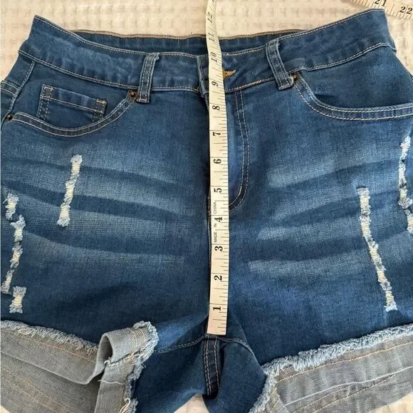 No Brand Mid rise dark wash cuffed jean shorts size Medium - Picture 5 of 7